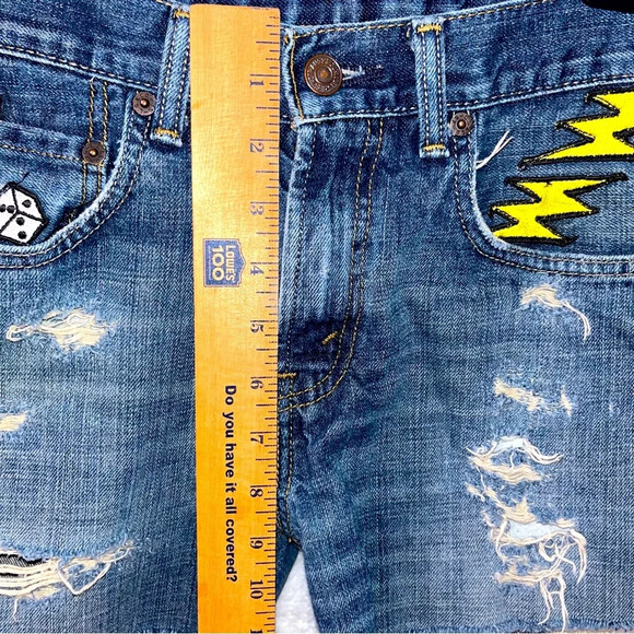 Levis 569 Cut Off Distressed Denim Shorts Womens 30/31 Patches Y2K Festival‎ - Picture 10 of 10